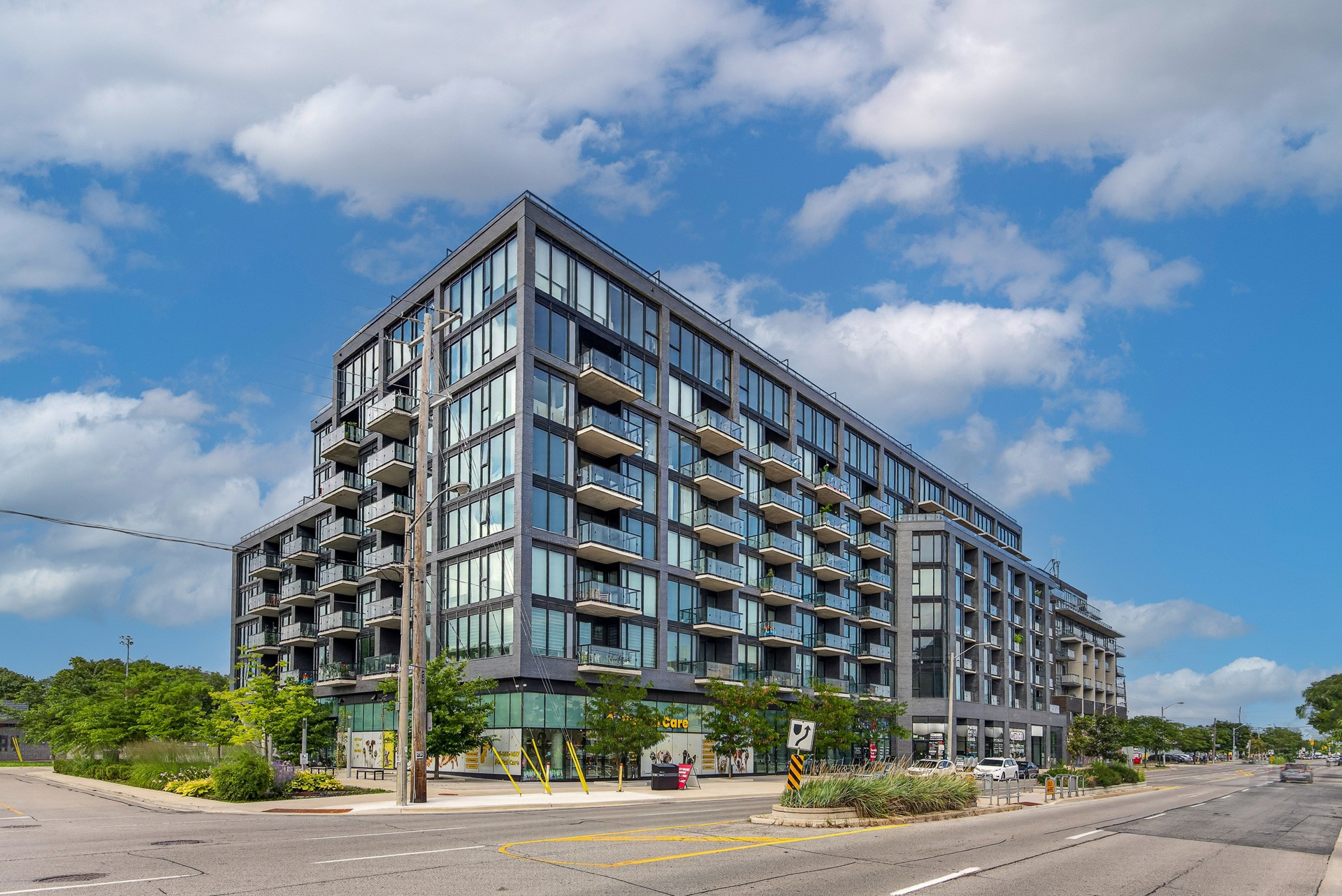 FOR SALE: Modern 2 bdrm condo in south Etobicoke