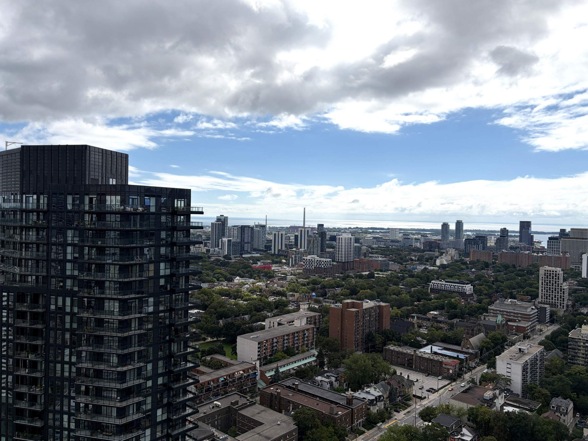 FOR LEASE: Updated 1 bdrm condo at Verve- high floor